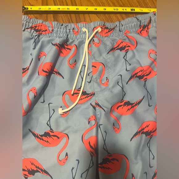 Old Navy Men’s Flamingo Swim Trunks Size Small - Picture 2 of 7